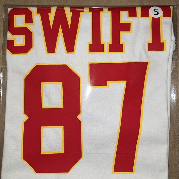 Swift 87 Custom T-shirt, Chiefs, Unisex, Chiefs T-shirt, Kelce and Taylor - Picture 2 of 2